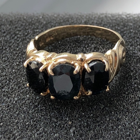 14KT Yellow Gold 2.5 Ct. Sapphire Ring